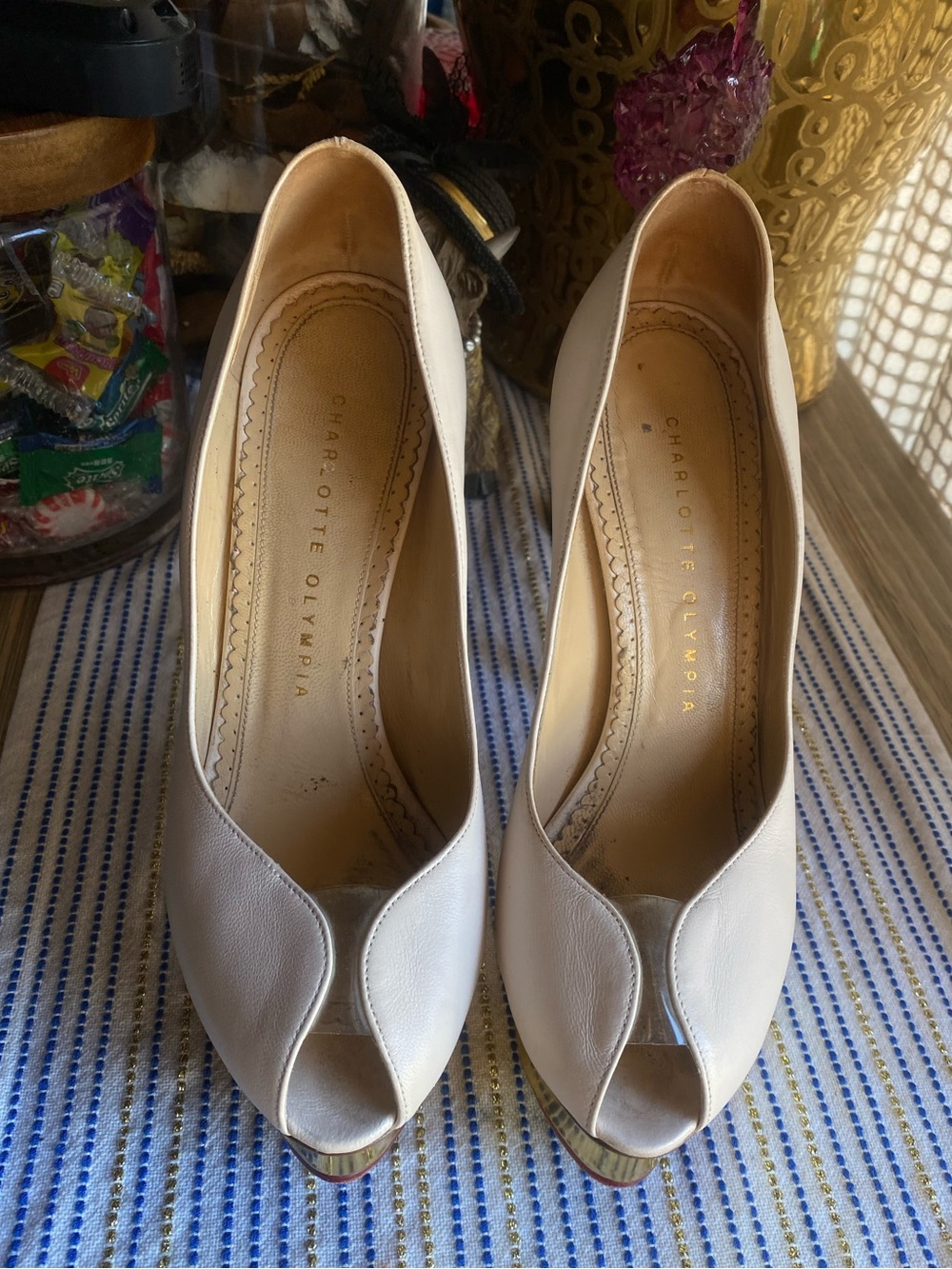 Charlotte Olympia 'Daphne' Peep Toe Ivory Gold Platform Pump Sz 36